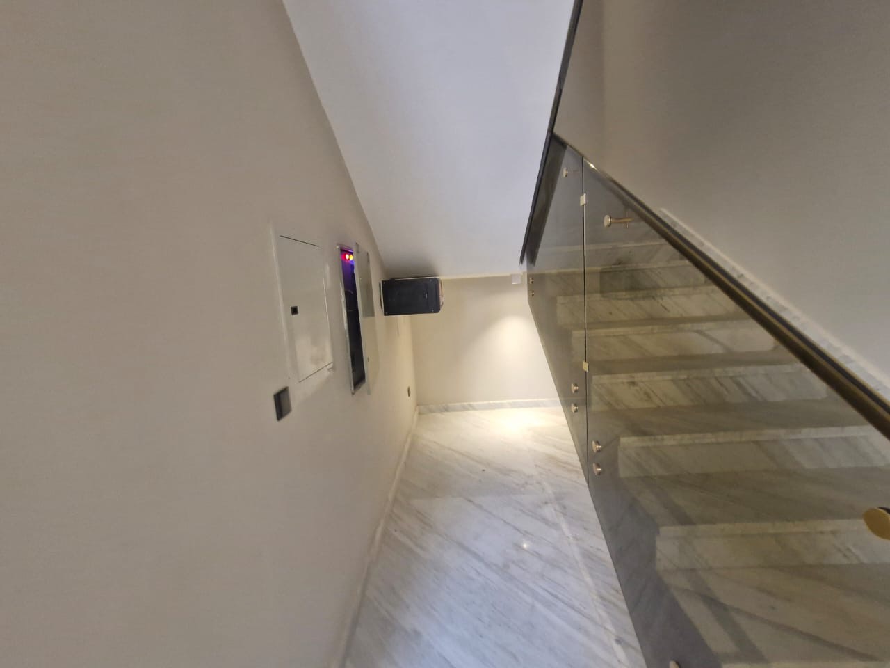 🏡 **Modern Luxury Villa for Sale in "Atual Roshn" - Elegant Design with Signature Touch of Elie Saab** 🌟